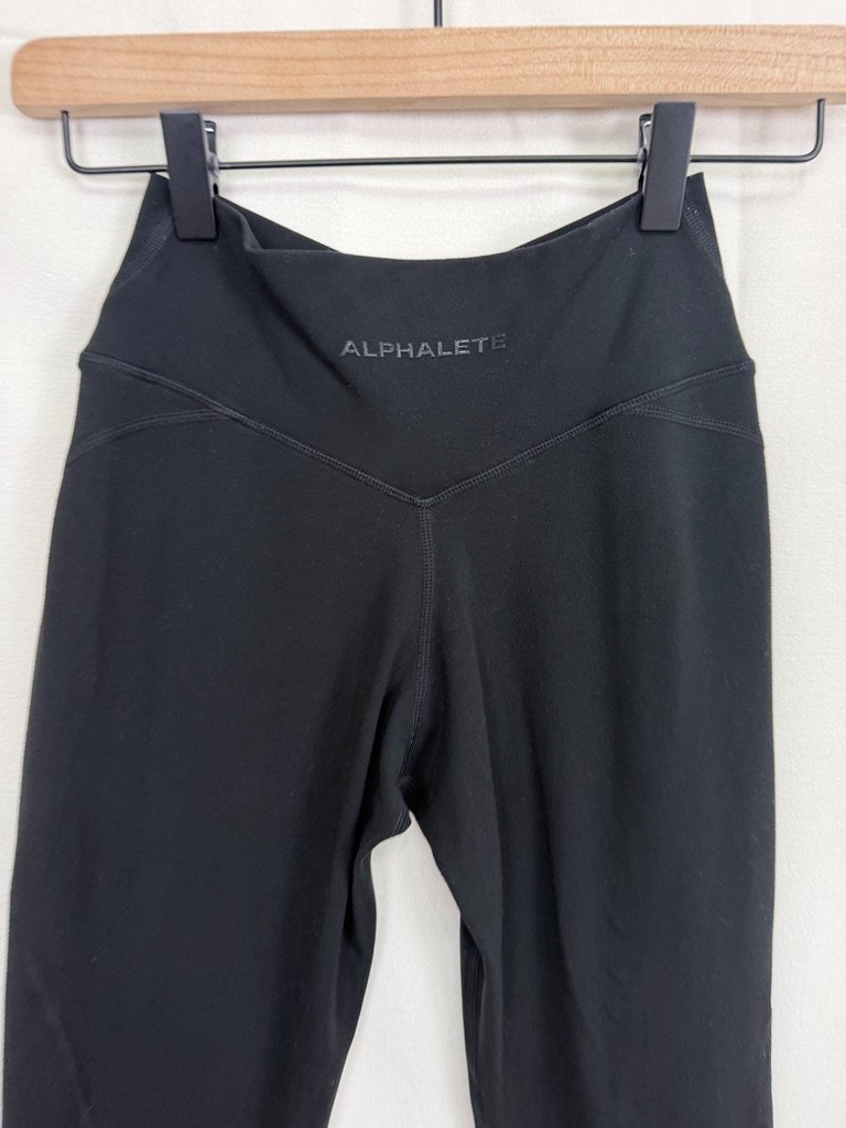 Alphalete Solid Black Surface V-Waist Leggings Xs